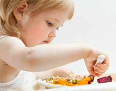 Výživa dětí do tří let. Co do ní nepatří?