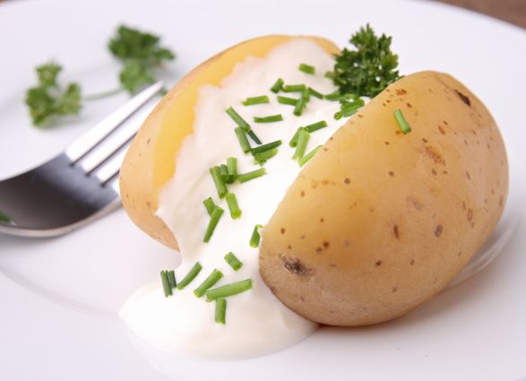 Zdravé recepty z tvarohu – brambory na loupačku