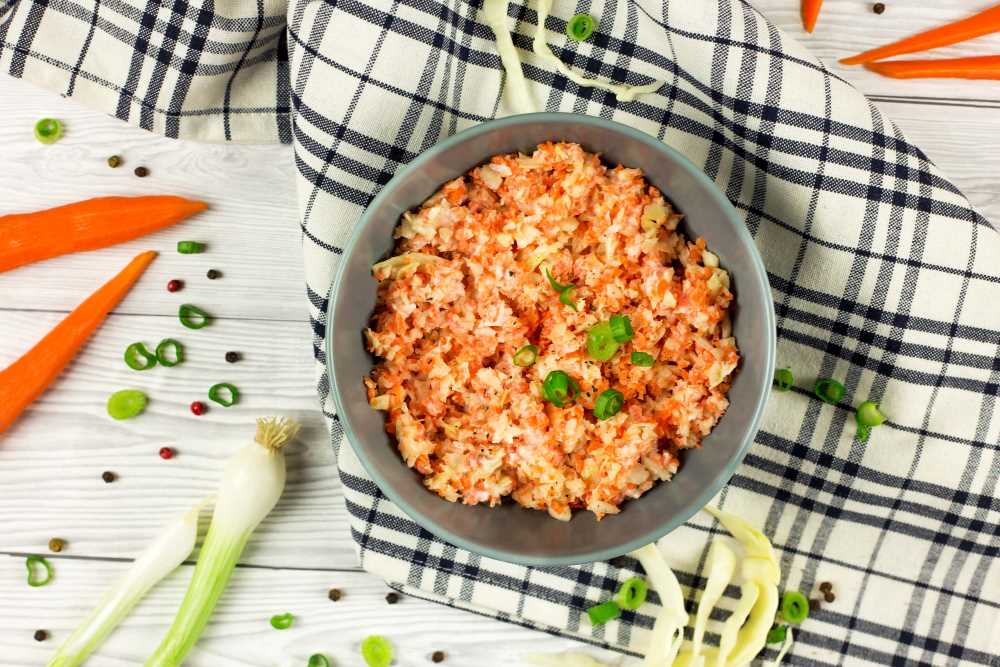 Coleslaw salát s jogurtovým dresinkem