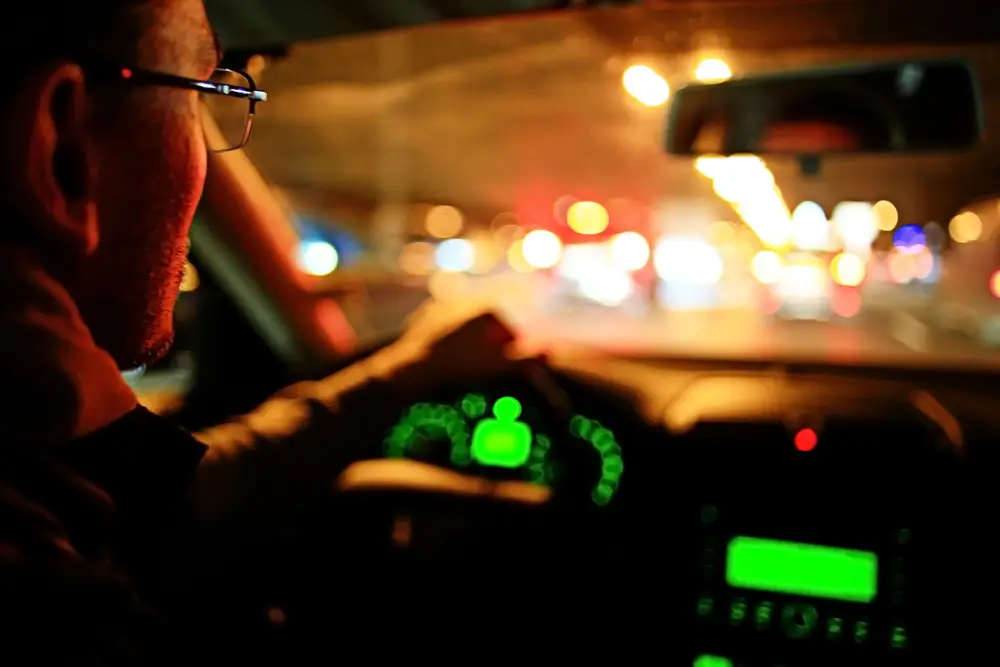 Zrak řidičů může v zimě ohrozit tzv. noční myopie