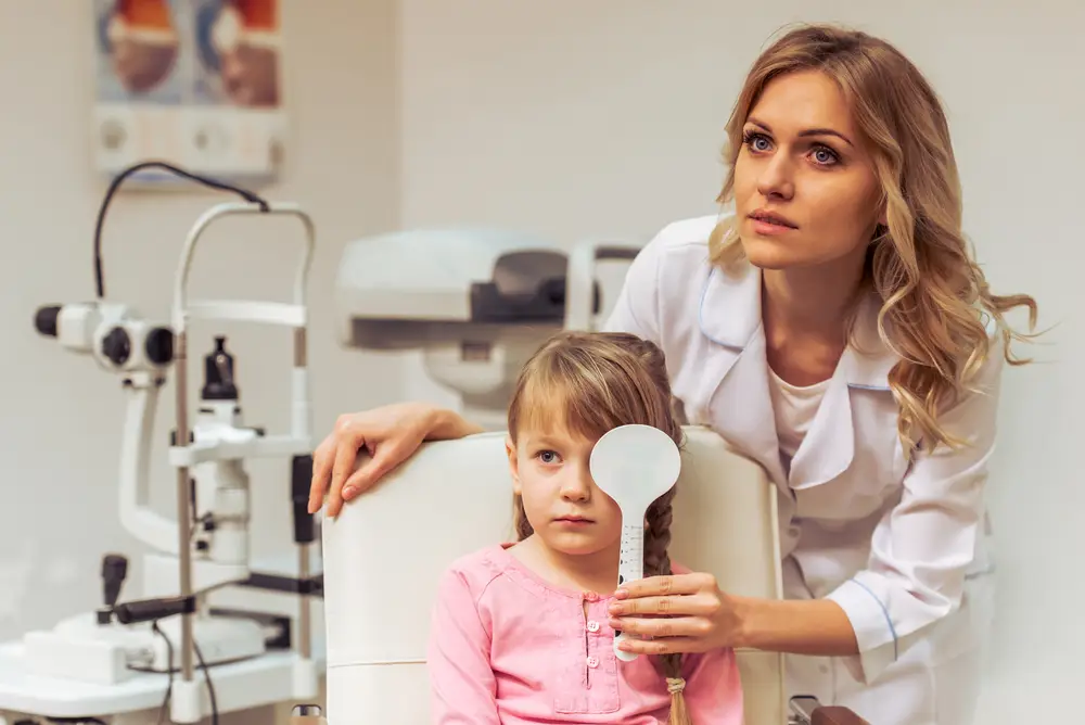 Vyšetření dítěte u očního lékaře
