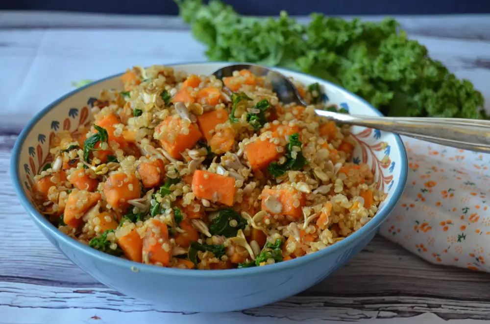 quinoa salát s batáty a kapustou